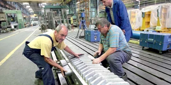 Producţia industrială a scăzut în decembrie, faţă de luna precedentă, cu 16,9% 