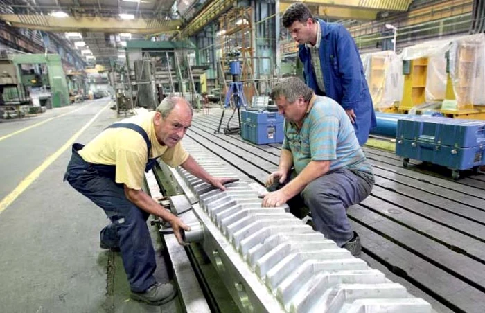 Producţia industrială a scăzut în decembrie, faţă de luna precedentă, cu 16,9%