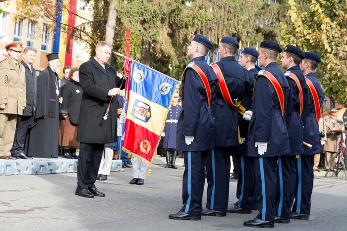 Iohannis a participat la ceremonia de aniversare a 100 de ani a Colegiului Militar. Sursa foto: Forţele Aeriene Române