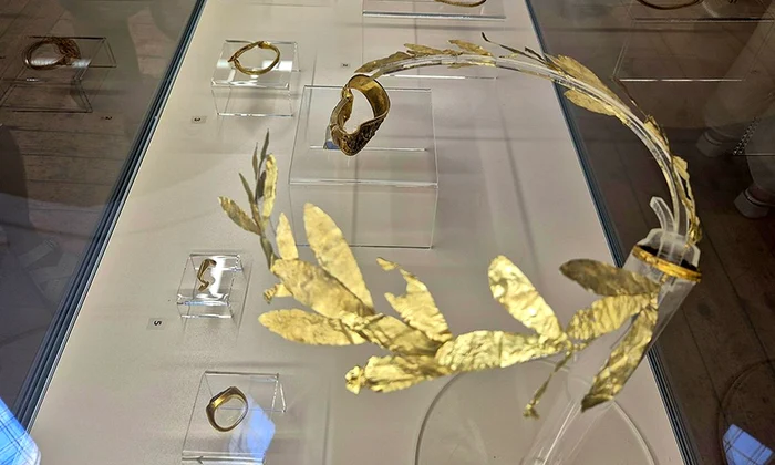 Aur elenistic expus la Muzeul Național de Arheologie din Sofia (© naim.bg)