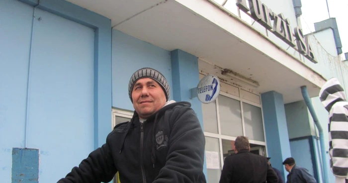 Dumitru Coroian este mecanic la combinat de 33 de ani, dar s-a împăcat cu ideea că va fi şomer FOTO FLORINA POP