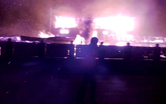 Incendiul a distrus o brutărie şi o moară din Volovăţ. FOTO: captură video