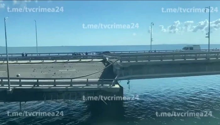 Podul Crimeei a fost atacat FOTO Captură video