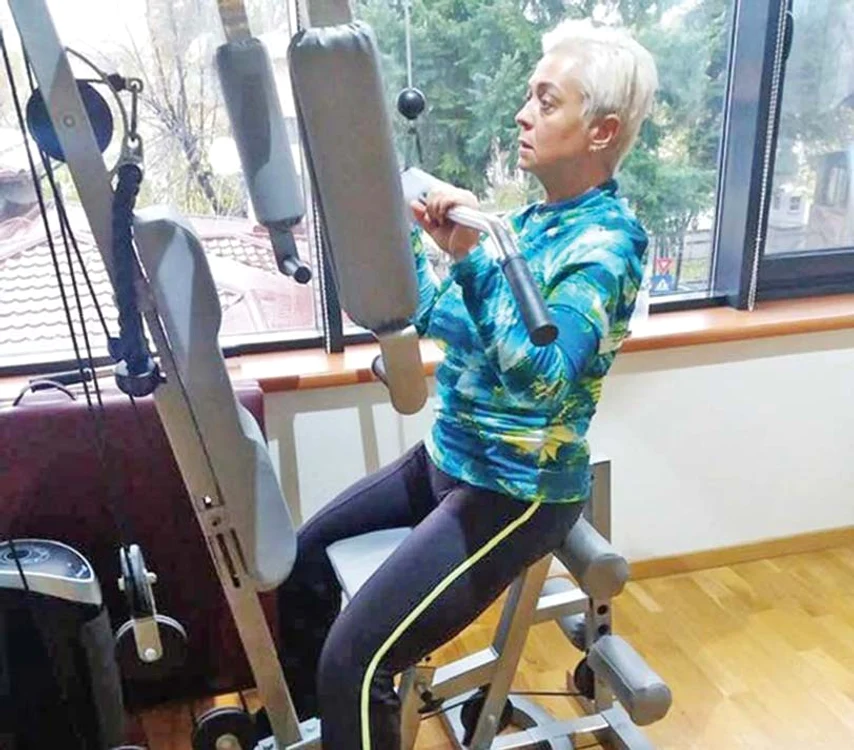  La sală mergea zilnic şi stătea două ore. Acum ajunge de câteva ori pe săptămână