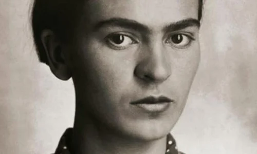 Portretul artistului la tinerețe: Frida Kahlo jpeg