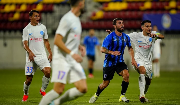 FCSB (alb) a avut viață grea la Andorra (FOTO: Sportpictures)