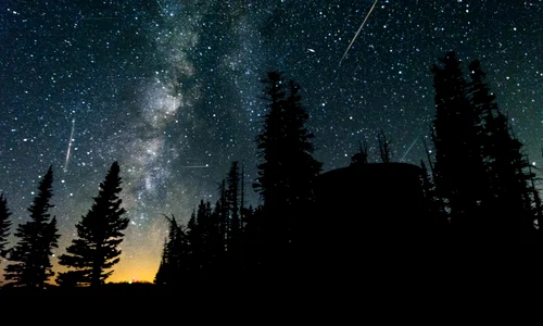 perseide stele cazatoare calea lactee foto shutterstock