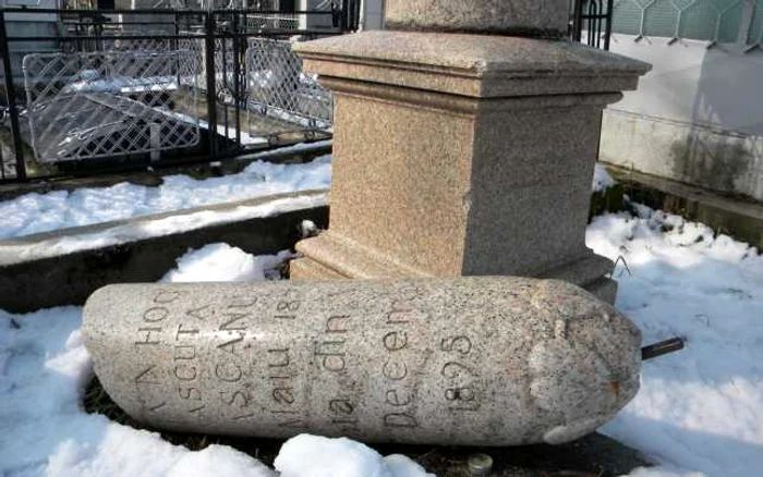 monument obscen ploiesti foto dana mihai