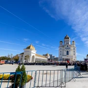 Coadă la Catedrală FOTO Basilica