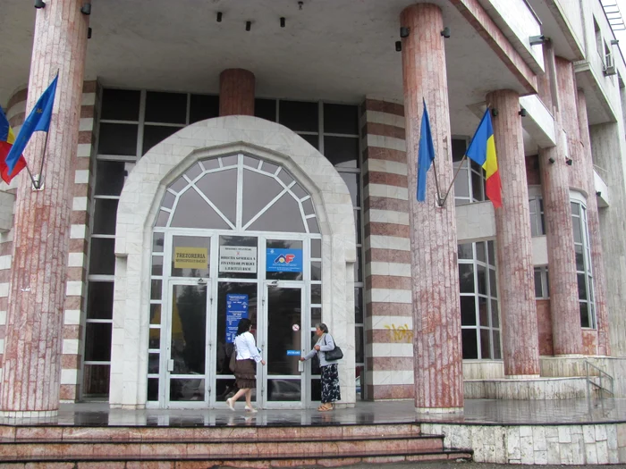 Direcția de Finanțe va mai avea șase administrații