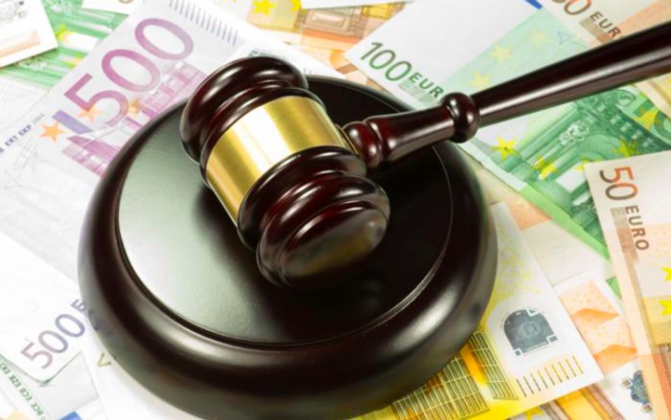 Corupție pe lângă Justiție. Omul de afaceri, contrabandistul și „cumătrul” care „rezolvă” sentințe penale