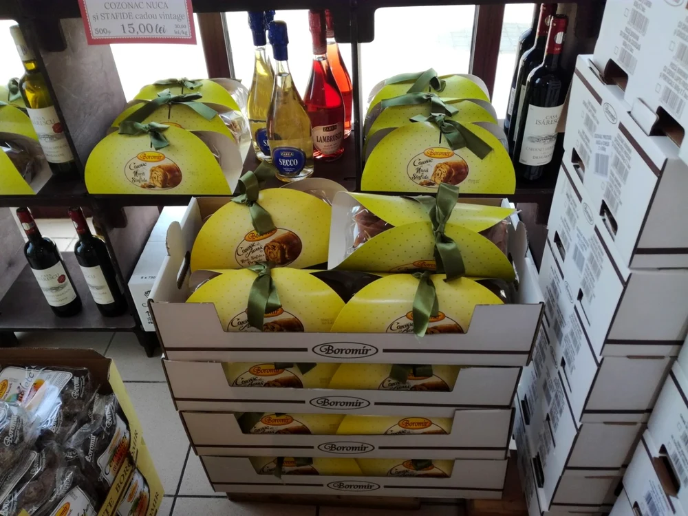 Cozonacii sunt plini de zahăr şi au prea puţină umplutură FOTO: Adevărul