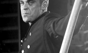 Cum ne am umplut de sponsorizări la Robbie Williams jpeg