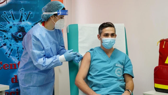 Valeriu Gheorghiță s-a vaccinat împotriva COVID în luna ianuarie 2021Foto: Facebook/ Ro Vaccinare