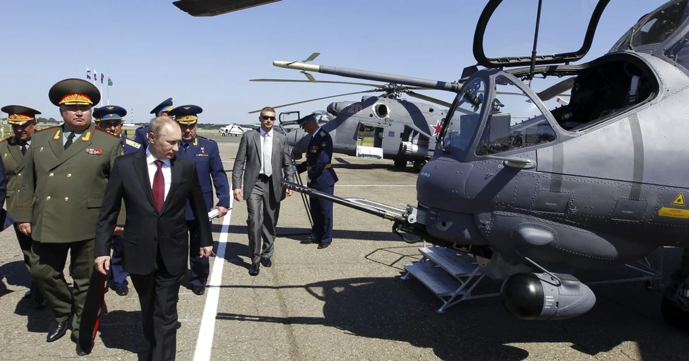 FOTO : REUTERS | Putin, într-o vizită la o bază militară din sudul Rusiei