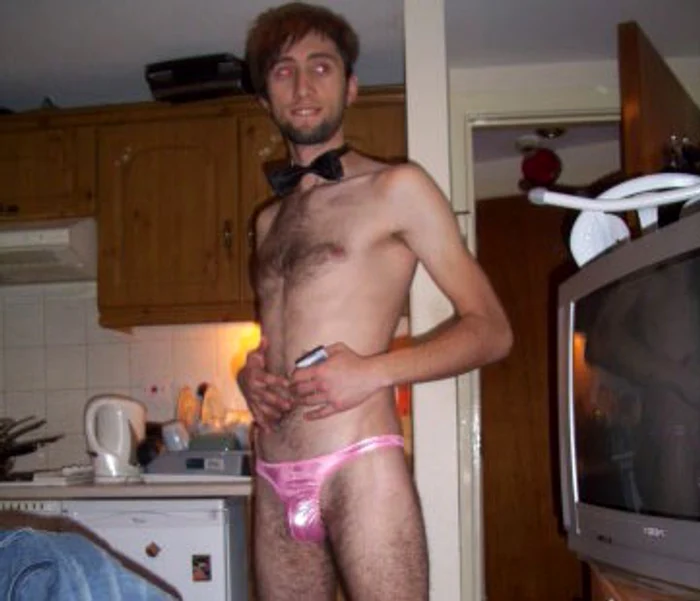 Telefonul şi oglinda, principalele instrumente ale cocalarului