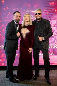 Cătălin Botezatu cu Loredana Groza și Mario Păunică la The Grace and Power Gala de la Moor Park Golf Club. FOTO: PR