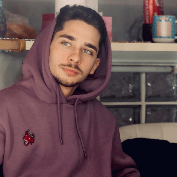 Noroiul din Bârlad, ironizat în ritmuri de rap. „Am prieteni de la sat care râd că nu am asfalt” VIDEO 