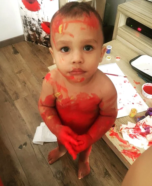 Akim s-a jucat prea mult cu culorile