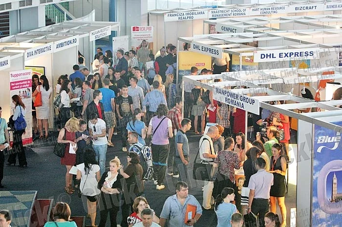 Angajatorii oferă peste 12.000 de locuri de muncă