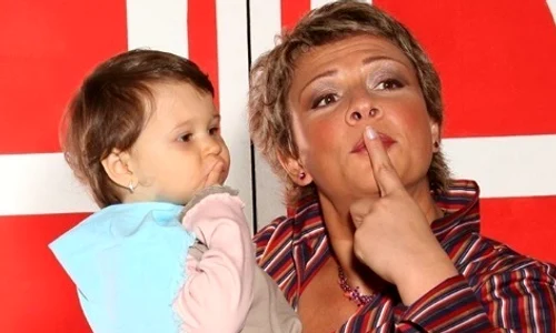 1 maia fiica teo trandafir main jpg jpeg