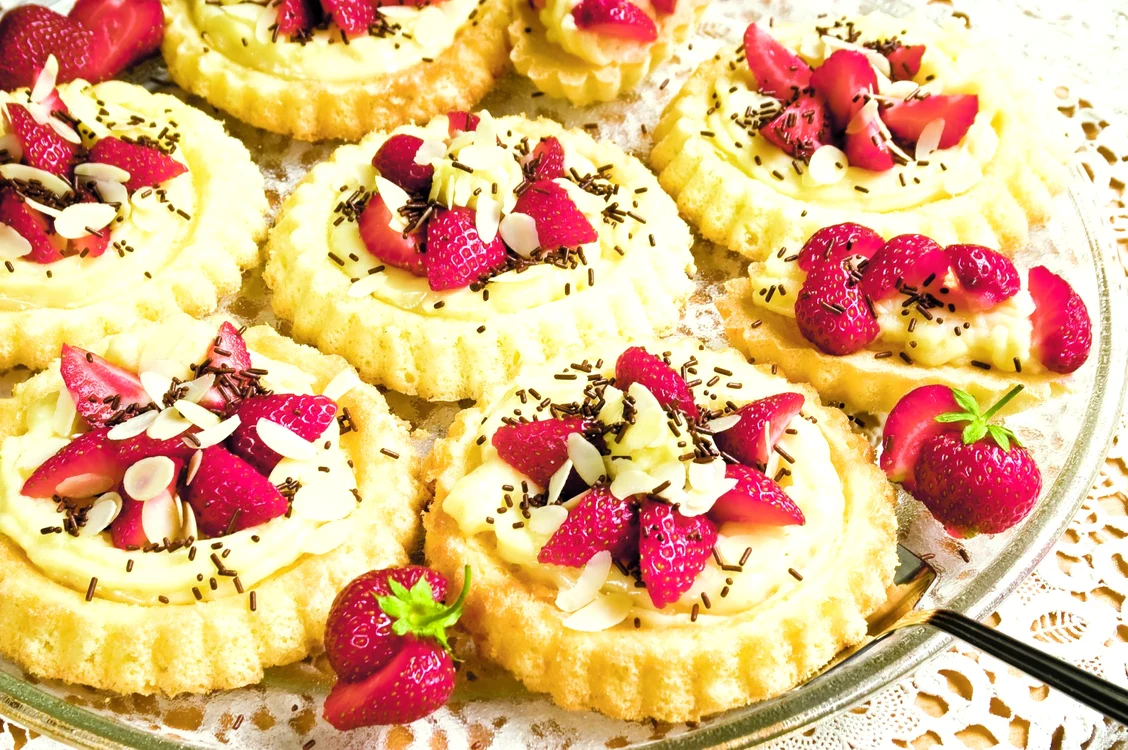Mini tarte cu căpşuni