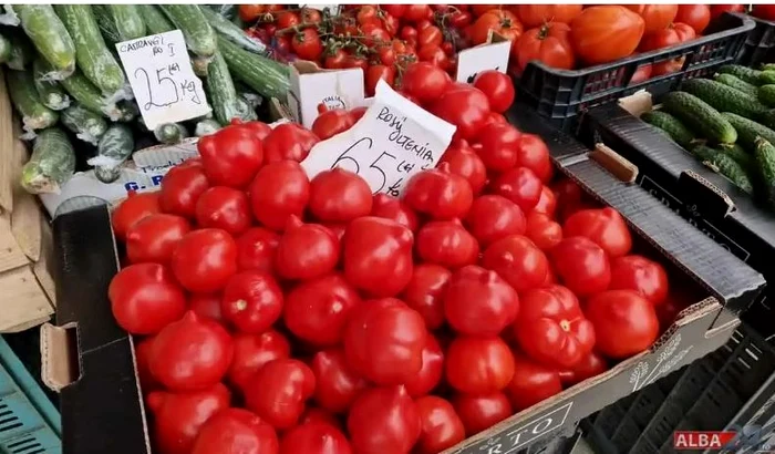 Roșiile oltenești se vând cu 65 de lei kilogramul la Alba Iulia FOTO alba24.ro