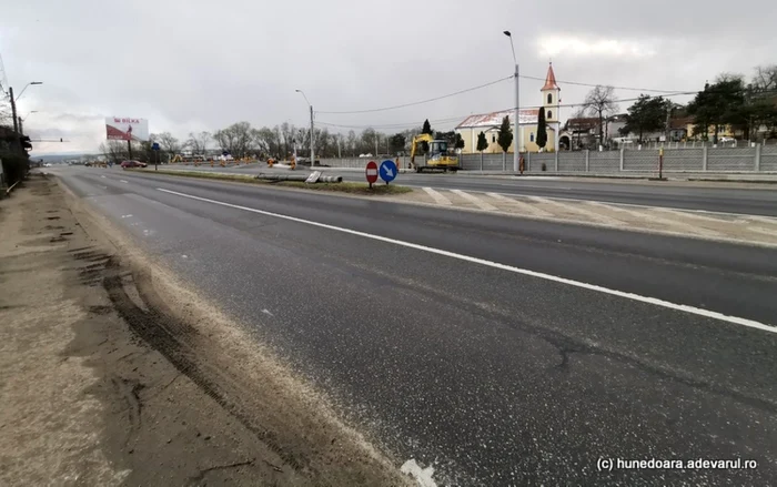 giratoriul de la santuhalm in santier aprilie foto daniel guta adevarul