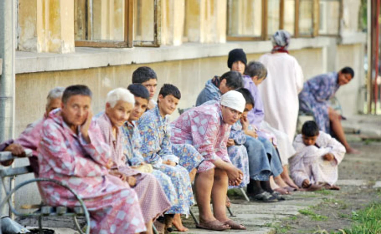
    Abia când se îmbolnăvesc, românii află că au avut un stil de viaţă nesănătos  