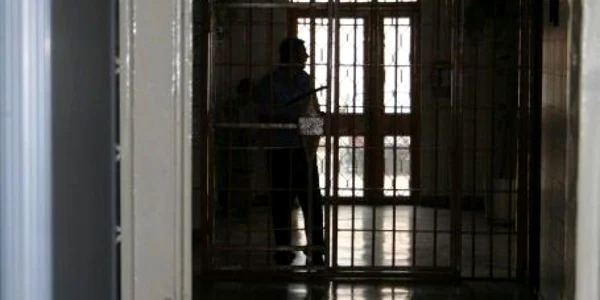Deținuții din Oradea vor învăța cum să nu cadă pradă viciilor