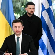 Volodimir Zelenski și Serghei Koreţki (stânga) FOTO AFP