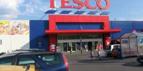Cota de piaţă a Tesco în Marea Britanie a scăzut în februarie la cel mai redus nivel din 2005, la 29,7%