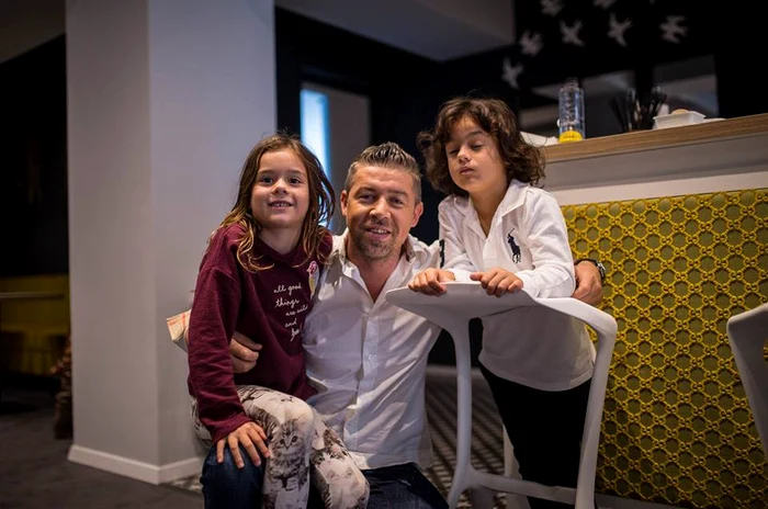 Băgdan mara alături de gemenii Charlenne Marie și Christian Bogdan