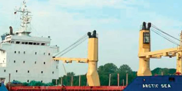 Jurnalistul care a dezvăluit dispariţia Arctic Sea a plecat din Rusia pentru că este în pericol