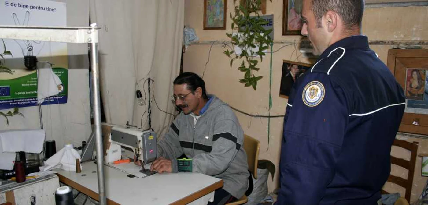 Deţinuţii vor putea lucra în atelierele de croitorie ale penitenciarului