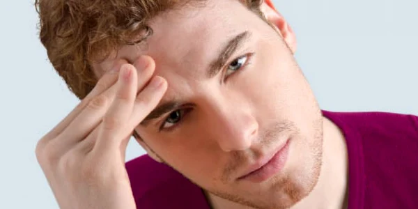În afară de dureri de cap, traumatismele cerebrale pot da  inclusiv tulburări  de comportament