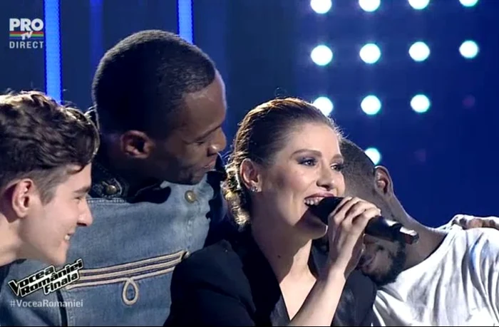 
    Tobi Ibitoye, în finala Vocea Românieicaptură Pro TV  