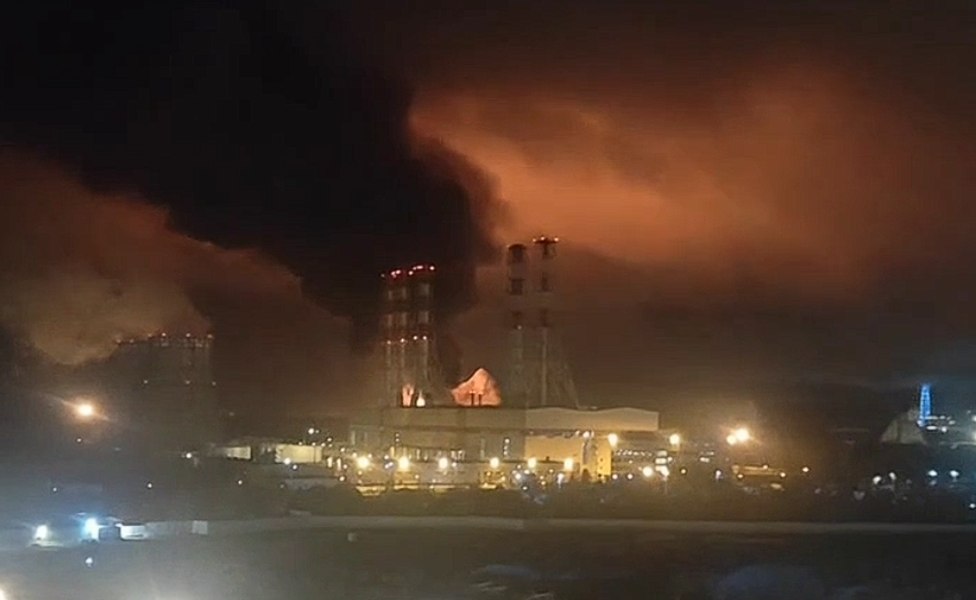 Atac ucrainean devastator asupra infrastructurii ruse: incendiu de proporții la terminalul petrolier din Sankt Petersburg