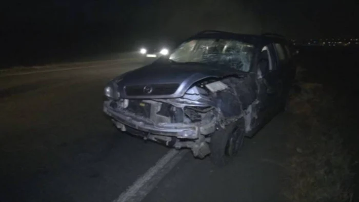Tânărul de 28 de ani a pierdut controlul volanului pe digul Brăila Galaţi FOTO probr.ro