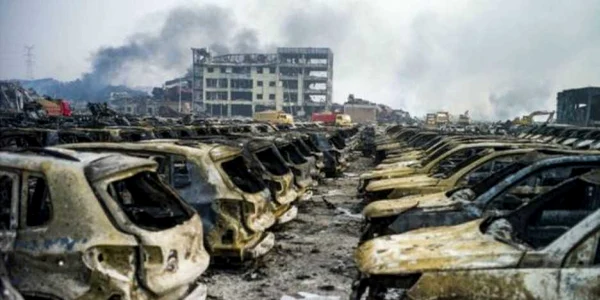 Masini din Tianjin afectate de explozii FOTO AFP
