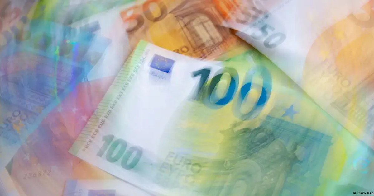 Nicușor Dan readuce în discuție aderarea României la euro după menținerea ratingului suveran