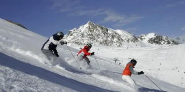 Bistrita:Pachetele pentru turismul de iarnă se vând cu discount