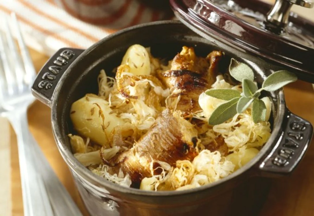 
    Un preparat traditional romanesc, bun de sa te lingi pe degeteclickpoftabuna.ro  