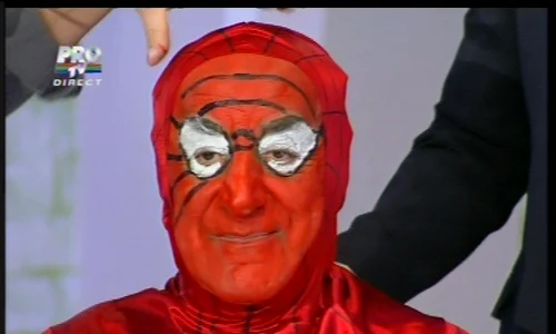 Lis, în rol de Spiderman jpeg