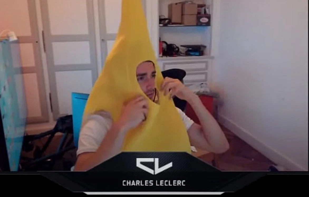 
    Charles Leclerc a apărut costumat în... banană  