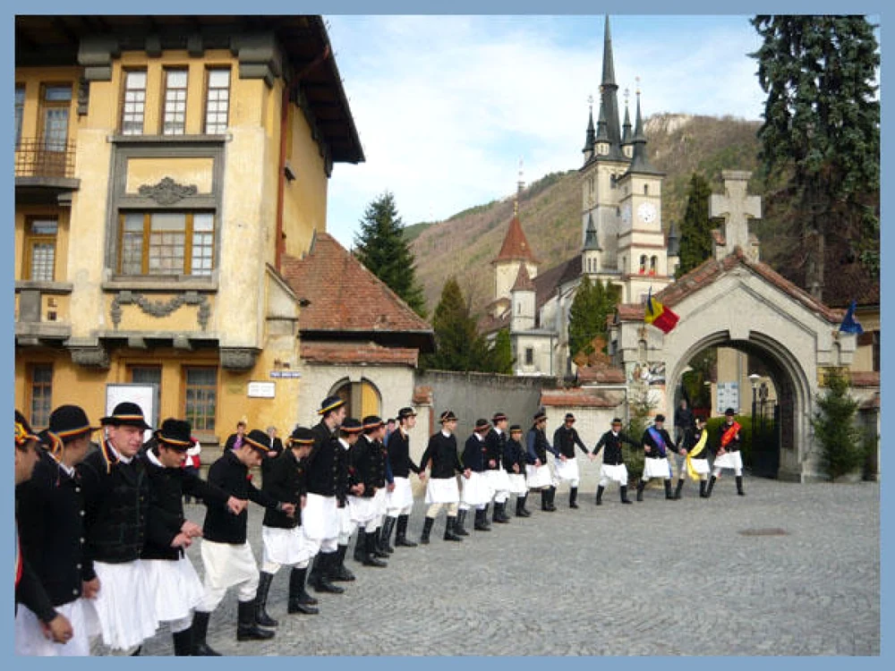Braşovenii sunt aşteptaţi să se prindă în horă alături de Juni