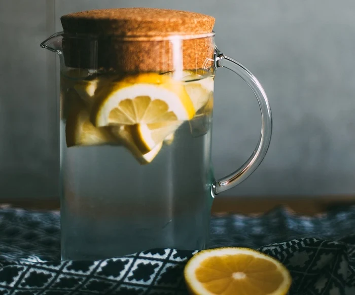 1 apa cu lamaie jpg jpeg