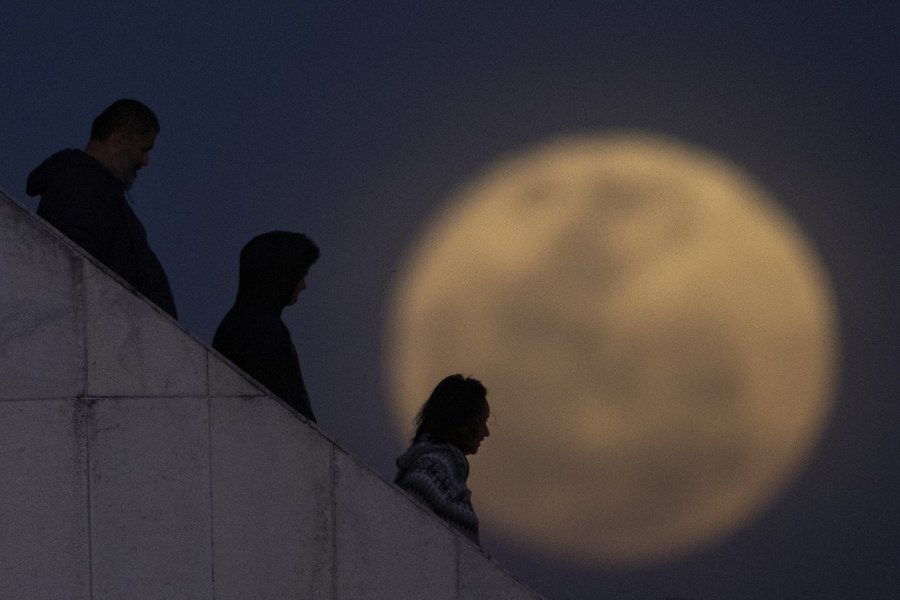 Superluna din această noapte, cea mai mare lună a anului 2023. Când și unde poate fi văzută