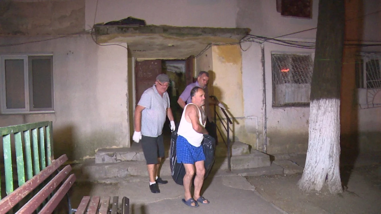 
    Cadavrul femeii va fi supus necropsiei  