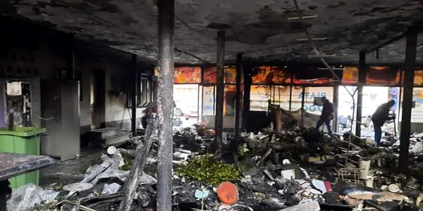Incendiu flori 700 FOTO Radu Constantin